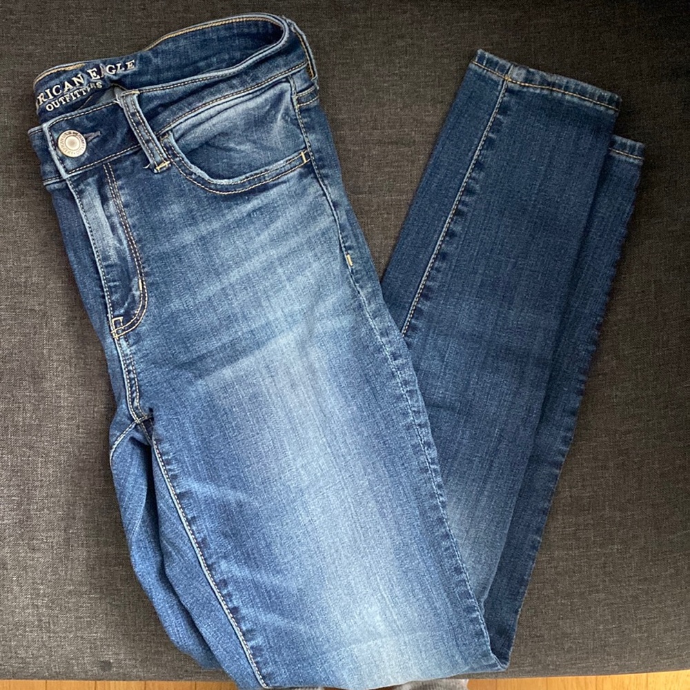 Medium wash skinny jeans